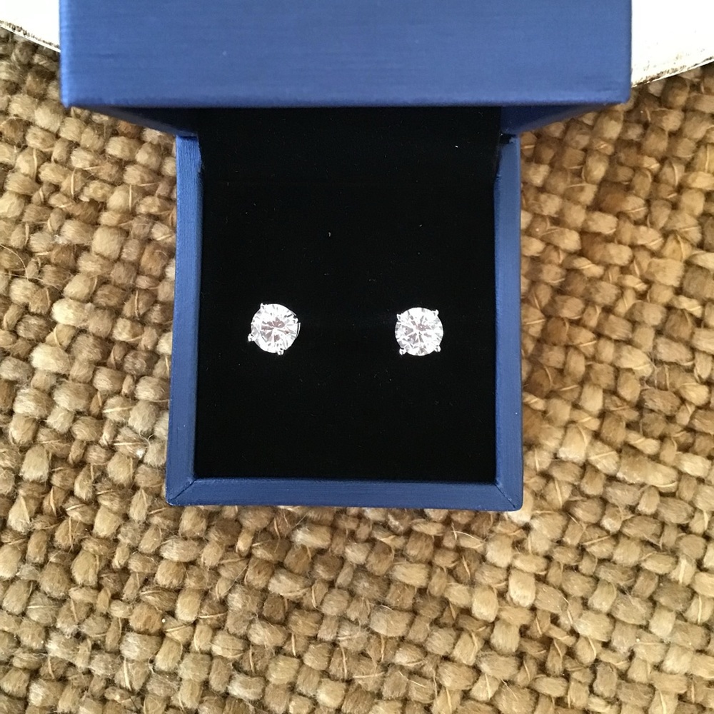 2 ct CZ diamond stud earrings(total of 4 cts)